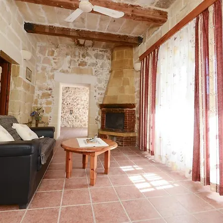 Villa Tan-nahla Xagħra